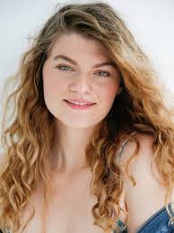 Julia Meaney's Instagram, Twitter & Facebook