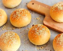 Homemade Hamburger Buns As Easy As Apple Pie Homemade Hamburger Buns Homemade Hamburgers Hamburger Buns