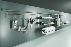 Agrandissez Votre Petite Cuisine Avec Nos 10 Conseils Infaillibles Petite Cuisine Credence Cuisine Rangement Ustensiles Cuisine