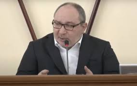 Геннадия кернеса считали одним из одиозных политиков современной украины — он стал воплощением её ошибок и всей двойственности, когда в зависимости от политической конъюнктуры ему приходилось переобуваться на ходу. Y5utklbdw1gyhm