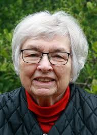 Julia Marks's Instagram, Twitter & Facebook