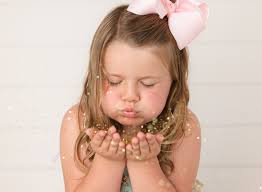 Pastel piñata is ready for H A L L O W E E N 💗💜💙💚 #happyhalloween  #halloween #halloweencostume #diyhalloweencostume #diypiñata #piñata