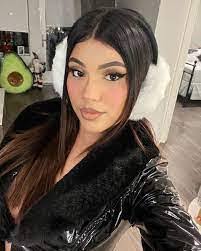 Janet Bernal's Instagram, Twitter & Facebook