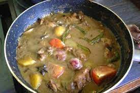 Pertama, pilihlah ayam yang masih muda, daging ayam muda memiliki rasa yang lebih lezat dan tekstur dagingnya nggak terlalu keras. Resepi Ayam Masak Kurma