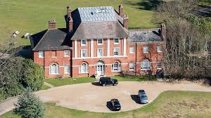 William and Kate set to move to new Windsor home Forest Lodge for 'fresh  start' - BBC News