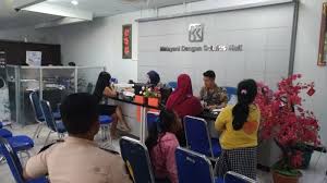 Die angezeigten kurse und bewertungen zum basiswert sind deutsche bank indikationen (unverbindlich). Nasabah Antre Berjam Jam Ganti Kartu Atm Di Bank Bri Singkawang Halaman All Tribun Pontianak