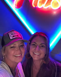 What a perfect night! ✨ Thank you @chaserice, @dierksbentley and crew for  an amazing show! 🎸 🎶🎤🪕 @james_63b @tess0505 @quintessadesigns @captchet  ❤️ #livemusic #dierks #countrymusic #chaserice