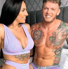 i make porn with my husband while the kids are at school! - 24 Nov 2020 -  Closer UK Magazine - Readly