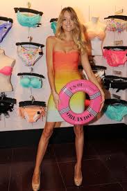 Lindsay Ellingson nue - Photos et vidéos - ImperiodeFamosas