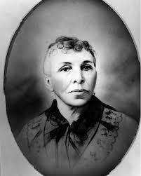 Mariah Reddick was born into slavery in Mississippi. Van Perkins Winder  eventually bought her and, in 1848, gave her to his daughter, Carrie, as a  wedding present. Mariah thus came to live