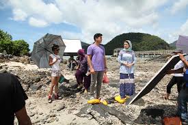 Lisa surihani binti mohamed is a malaysian actress, model, television host and commercial model. Filem Langit Cinta Pembuka Tirai Tahun 2016 Sensasi Selebriti