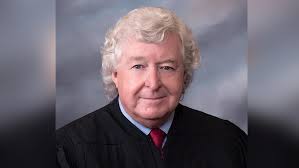 In cities in Wyandotte County 285 lawyers with active licenses registered  as of Q2