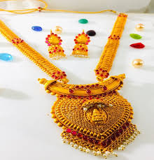Approximately 3.5 inches long earrings with full neck size maharani haar. Sonchafa Jewellery Long Designer Rani Haar For Brides To Look Like Maharani