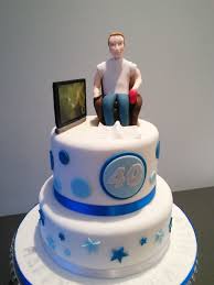 Cute Birthday Cake Images For Men 40th Birthday Cake Man Watching Tv 40th Birthday Cakes For Men Cool Birthday Cakes Birthday Cake For Him