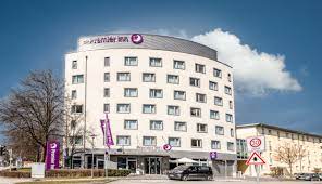 In 2003, the logo was modernised. Hotels In Deutschland Deutschland Hotels Premier Inn