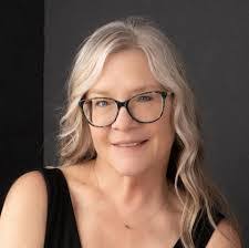 Lisa Coots's Instagram, Twitter & Facebook