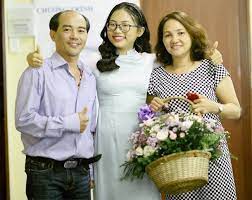 Bức ảnh được chụp vào năm 2013. Khoe Mua Nha Cho Bá»' Máº¹ Sau 2 NÄƒm Cháº¡y Show PhÆ°Æ¡ng Má»¹ Chi Muá»'n Ä'á»•i Nha To Xe Xá»‹n HÆ¡n