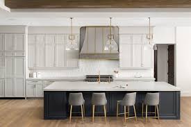 Nabi Hexagon Glacier White Tile In Brass Accented Kitchen In 2020 Kitchen Design Home Kitchens Kitchen Remodel