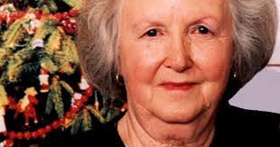 Debbie Hyatt's Instagram, Twitter & Facebook