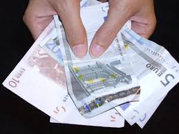 Alg ii gibt es aber auch als aufstockende leistung, wenn das einkommen zu niedrig ist. 100 Euro Kinderfreizeitbonus Vom Jobcenter Lippe Radio Lippe