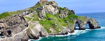 The bridge transitions into a narrow path that later on, san juan de gaztelugatxe had a strategic purpose as a defensive outpost for the lords of biscay. Tour To Bilbao Guggenheim Museum And San Juan De Gaztelugatxe From Logrono Musement