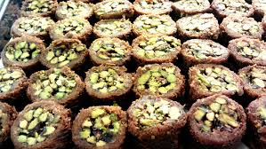 Burma Filled With Pistachios Delicious Baklawa Option Dulces Arabes Dulces