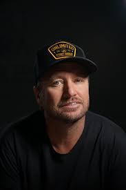 Jason Augustin's Instagram, Twitter & Facebook