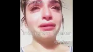 بنت تبكي على اغنية حزينة Youtube