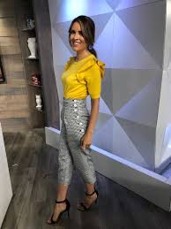 Her makeup and her tan, very hot. Dina Pugliese Mirkovich On Twitter Yellow And Blue With Two Different Hairstyles For Bttoronto And Today S Promo Shoots That Followed Love To Tracypmakeup Beautybycinta Medullaco Yorkdalestyle For Working An Extra Long Day Ootd