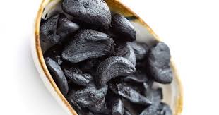 Nyesel baru tahu, tolong moms jangan lagi konsumsi makanan ini karena bahayanya nyata untuk kesehatan Bawang Hitam Manfaat Penggunaan Efek Samping Popmama Com