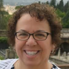 Amber Szekeres's Instagram, Twitter & Facebook