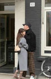 Debut en japon con su primer mini album 'for the wolrd' 2.4.1 segundo mini album japones 'with u' 2.4.2 tercer mini album 'stand up' 2.4.3 primer album japones completo 'number 1' 2.4.4 segundo album completo 'remember' 2.5 2009. Past Photos Of Seungri And Yoo Hye Won Resurface In Light Of Recent Sighting Koreaboo