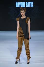 Maybe you would like to learn more about one of these? 60 Model Baju Batik Atasan Wanita Kombinasi Terbaru 2020