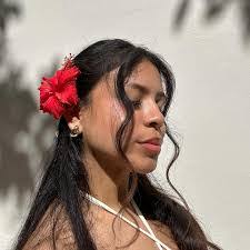 Karen Toledo's Instagram, Twitter & Facebook