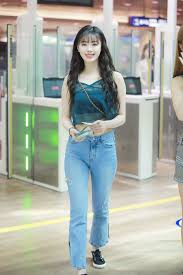 (221) 6 방탄 이거 미쳤다. Sá´›ÉªÊŸÊŸ ÊŸá´á´ á´‡ á´œ On Twitter Mom Jeans Fashion Bell Bottom Jeans