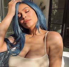 Kylie Jenner Dons Blue Denim Wig For Coachella 2018 Kylie Jenner Blue Hair Kylie Jenner Hair Color Kylie Jenner Hair