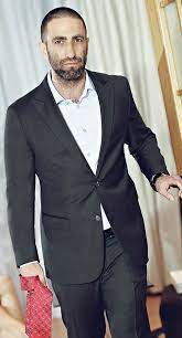 Constantinescu revine acum cu o noua carte pe tema relatiilor de cuplu. Radu F Constantinescu