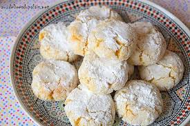 Ghriba Aux Amandes Et Noix De Coco Recette Gateau Coco Ghriba Noix De Coco