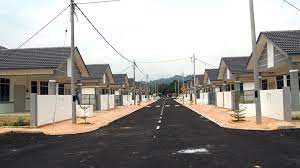 Tempat yg bagus utk anak2, ada mini waterbom, mini outbond, taman bermain sepeda dan disaat malam bisa ngumpul sambil bermain catur, tenis meja, billiard dan karaoke (yg terakhir ada by tambahan). Taman Sri Idaman 2 Jerantut Hartanah Pahang Tengah Facebook