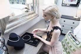 She made her debut in the fantasy series atlantis (2015). Anya Taylor Joy Spielt Schach Mit Tiffany Gioiellis