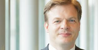 In plaats daarvan zijn alle ogen gericht op de nummer twee van het cda, pieter omtzigt. Pieter Omtzigt En Raymond Knops Bij Algemene Ledenvergadering Cda Zuid Holland