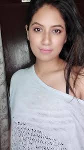 Anu Vohra's Instagram, Twitter & Facebook