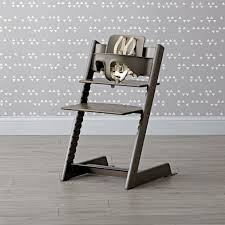 La tripp trapp est une chaise évolutive que vous pourrez garder très longtemps. Hazy Grey Tripp Trapp Chair And Baby Set From Stokke The Land Of Nod Chaise Haute Design Chaise Haute Evolutive Bebe