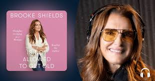 Everything you need to know about the vibrant fantasy worlds of Sarah J.  Maas