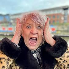 Kin hell, how cool was Siouxsie.