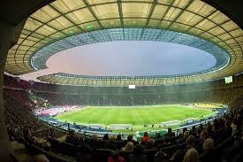 Puse mis trenzas sobre dos arbustos artificiales arriba de mis hombros para anunciar que mañana viernes a las 20 hs hay ampexx dj set en dfb pokalfinale, wochenende im harlekin circus <3 todo empieza a las 16hs :) Www Bundespraesident De Der Bundesprasident Startseite Dfb Pokalfinale 2014