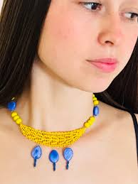 Maura collar en técnica de Ñandutí