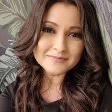 Violeta Apostol's Instagram, Twitter & Facebook