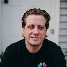 Rebecca Pineau (@teamPineau)