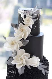 Black And Silver Wedding Cake Ideas Sugar Flowers Big Wedding Cakes Wedding Cake Art Garden Wedding Cake